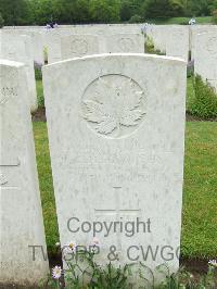 Etaples Military Cemetery - Goodyer, Charles Henry